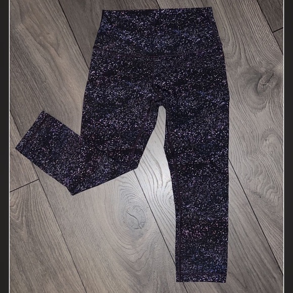 Lululemon Wunder Under Crop Hi-Rise
Crystalline Multi size 6 - Picture 7 of 8